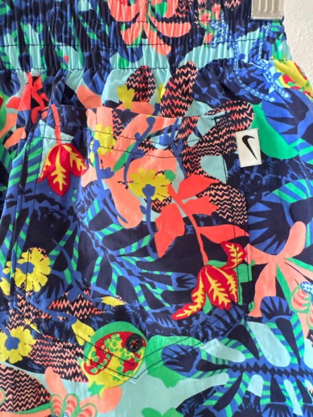 Nike Electric Floral Icon 5